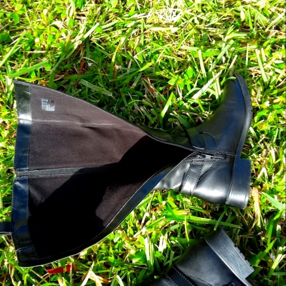 Clark's Leather Boots - Picture 11 of 12